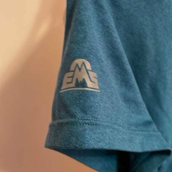 Women’s Activewear Short Sleeve Top Sz Small EMS. - Picture 5 of 8